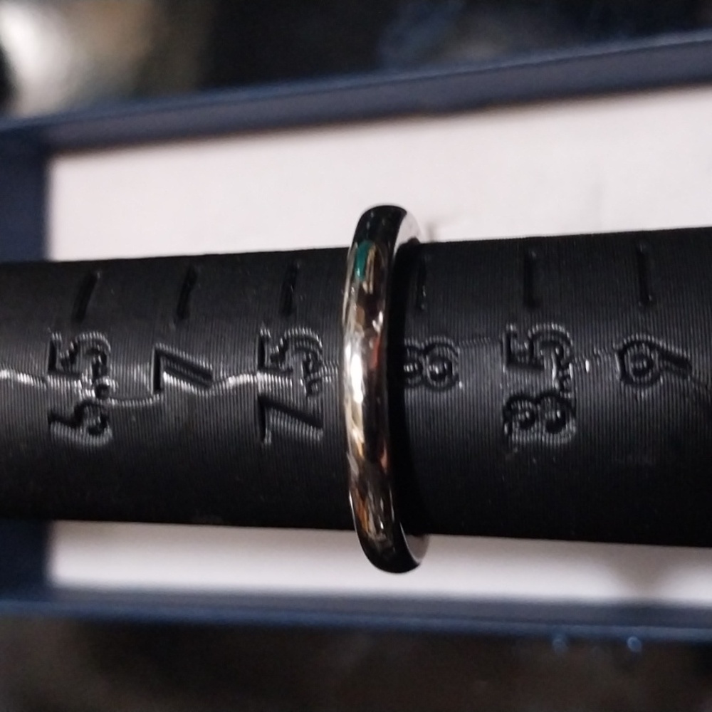 2/30$ Red And Silver Statement Ring With Bold Gem… - image 4